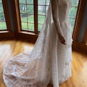 * Vintage Ivory Lace Detach Train @ Shoulder Wedding Dress Bridal Gown Size 8